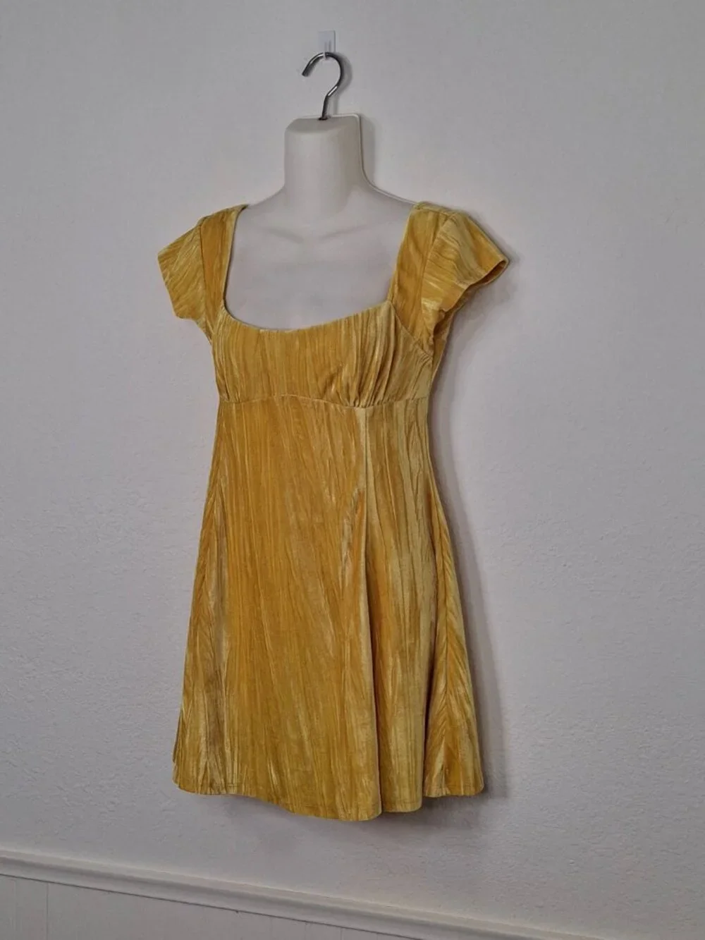 Urban Outfitters Velvet Dress Sz M Babydoll Y2K 90s Whimsygoth Coquette